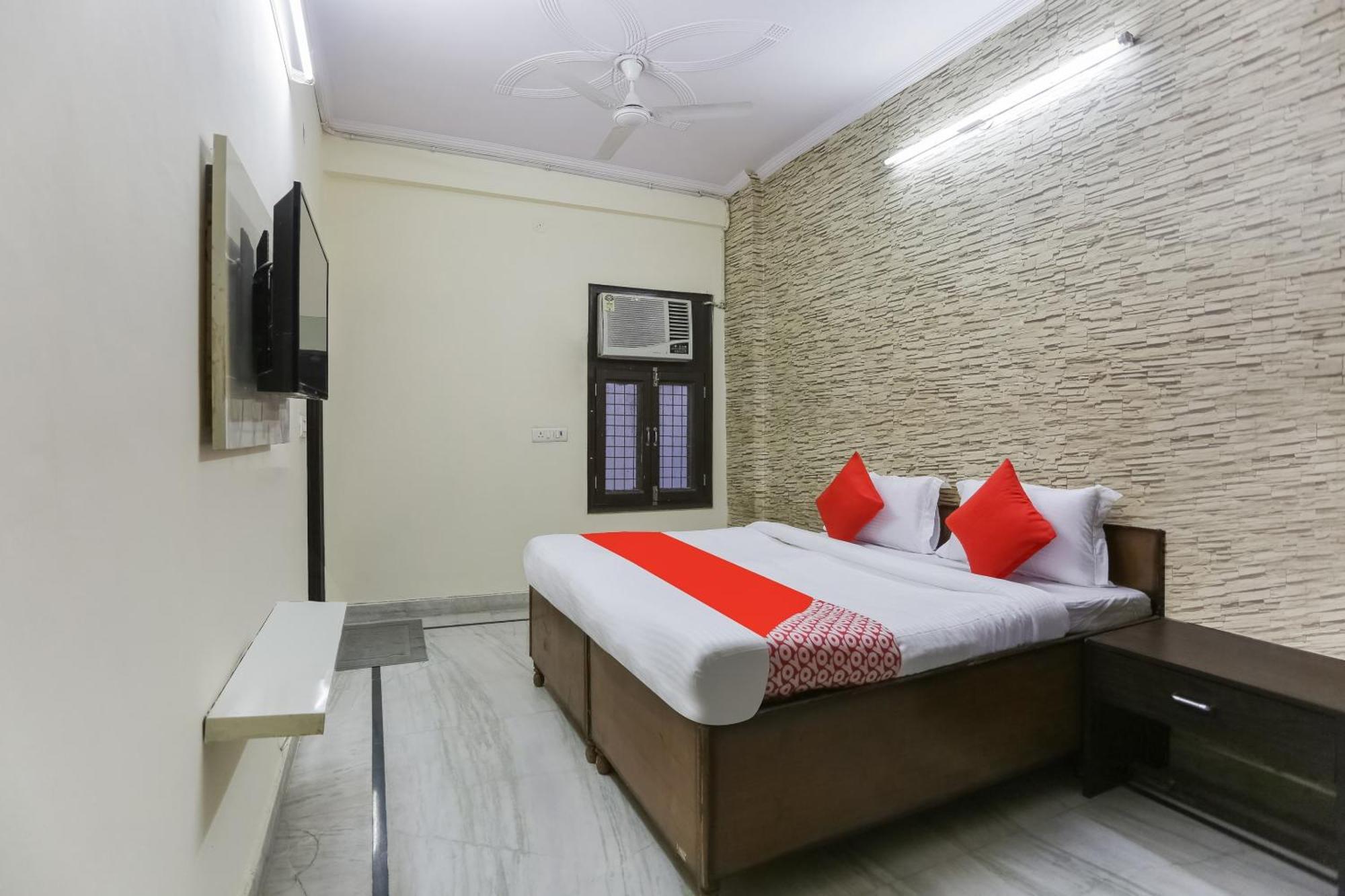 OYO Flagship 75860 Green High New Delhi Buitenkant foto