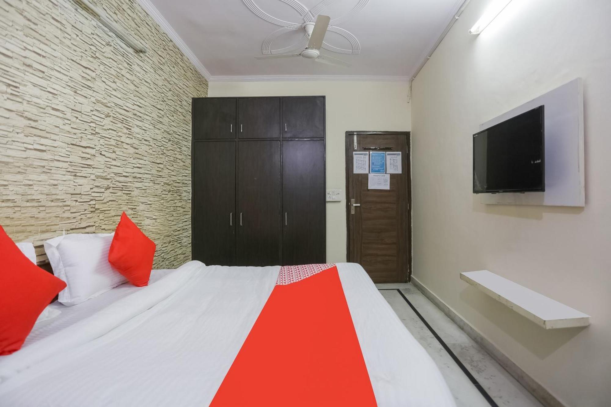 OYO Flagship 75860 Green High New Delhi Buitenkant foto